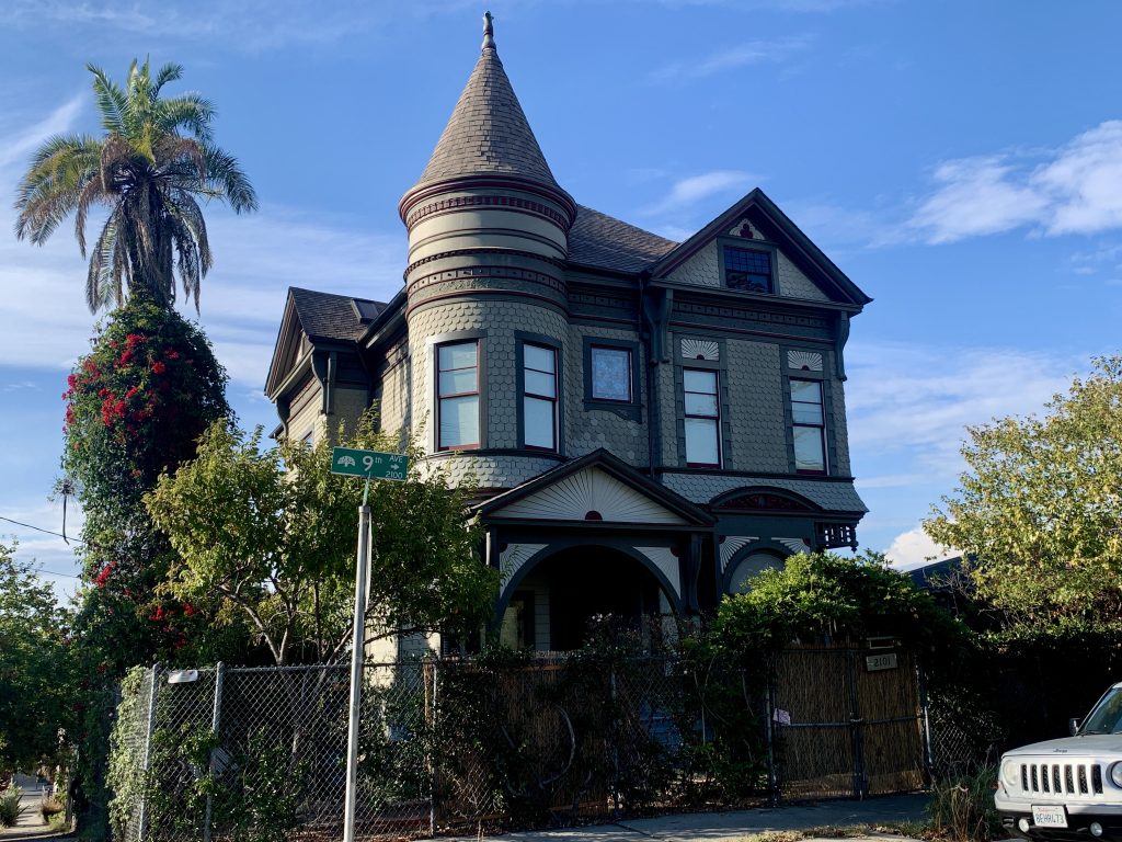 Victorian house in Oakland