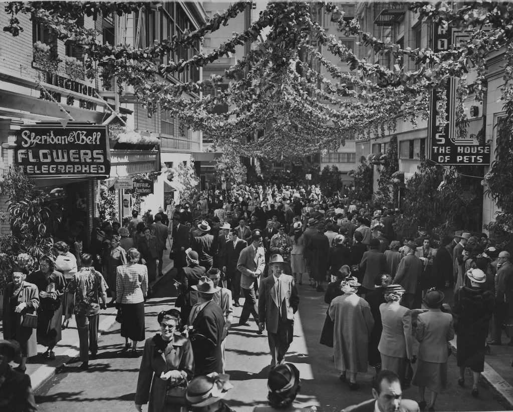 Maiden Lane, c1950. Even before pedestrianization it was busy.