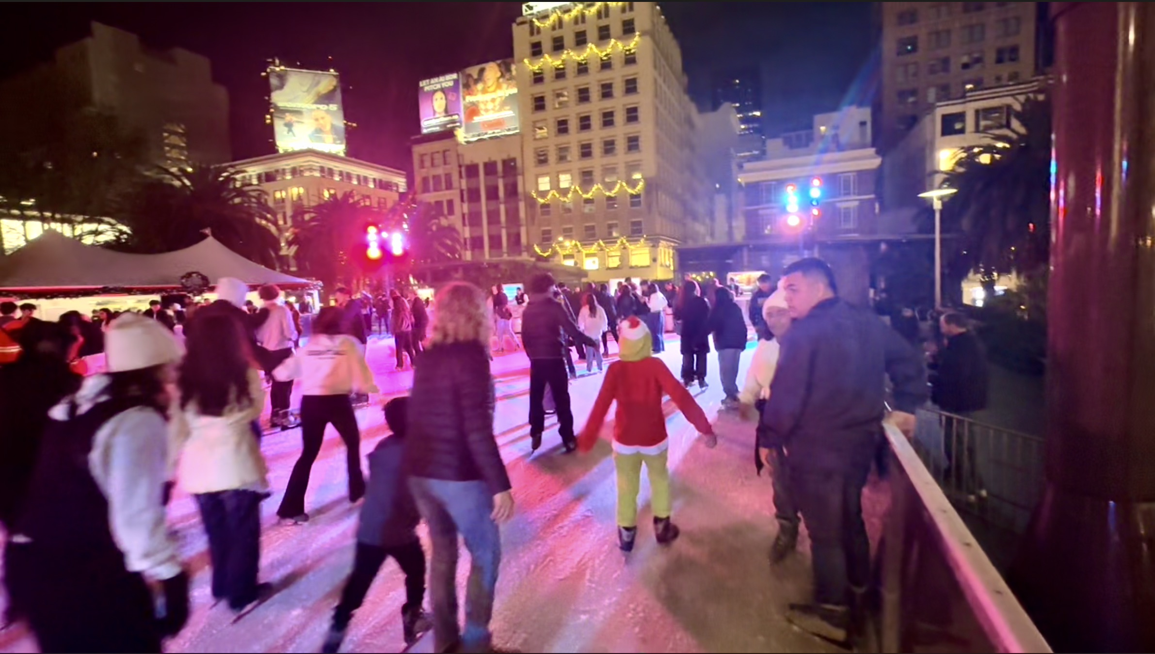Screenshot Union Square ice skating