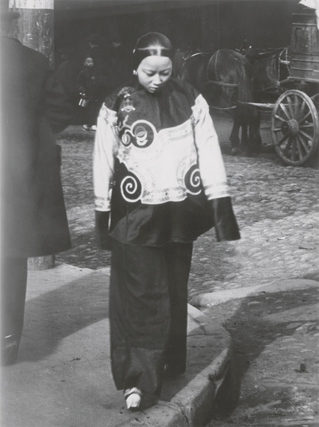 Chinese woman in San Francisco, c1855, possibly Ah Toy